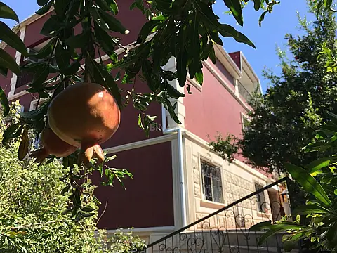 Satılır 8 otaqlı həyət evi 510 m²