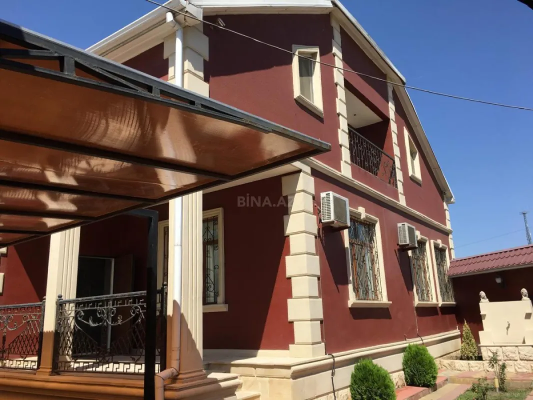 Satılır 8 otaqlı həyət evi 510 m²