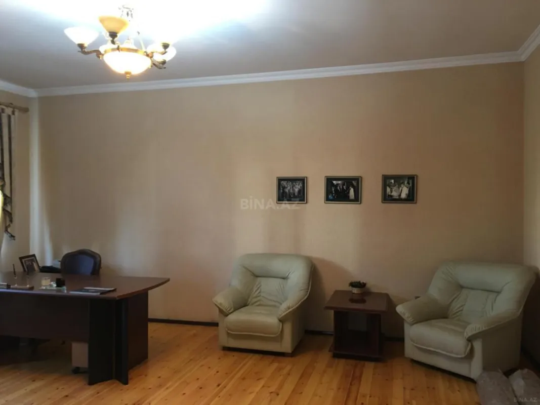 Satılır 8 otaqlı həyət evi 510 m²