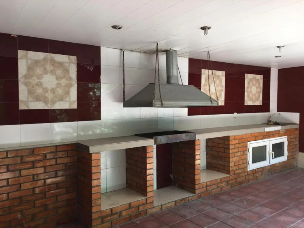 Satılır 8 otaqlı həyət evi 510 m²