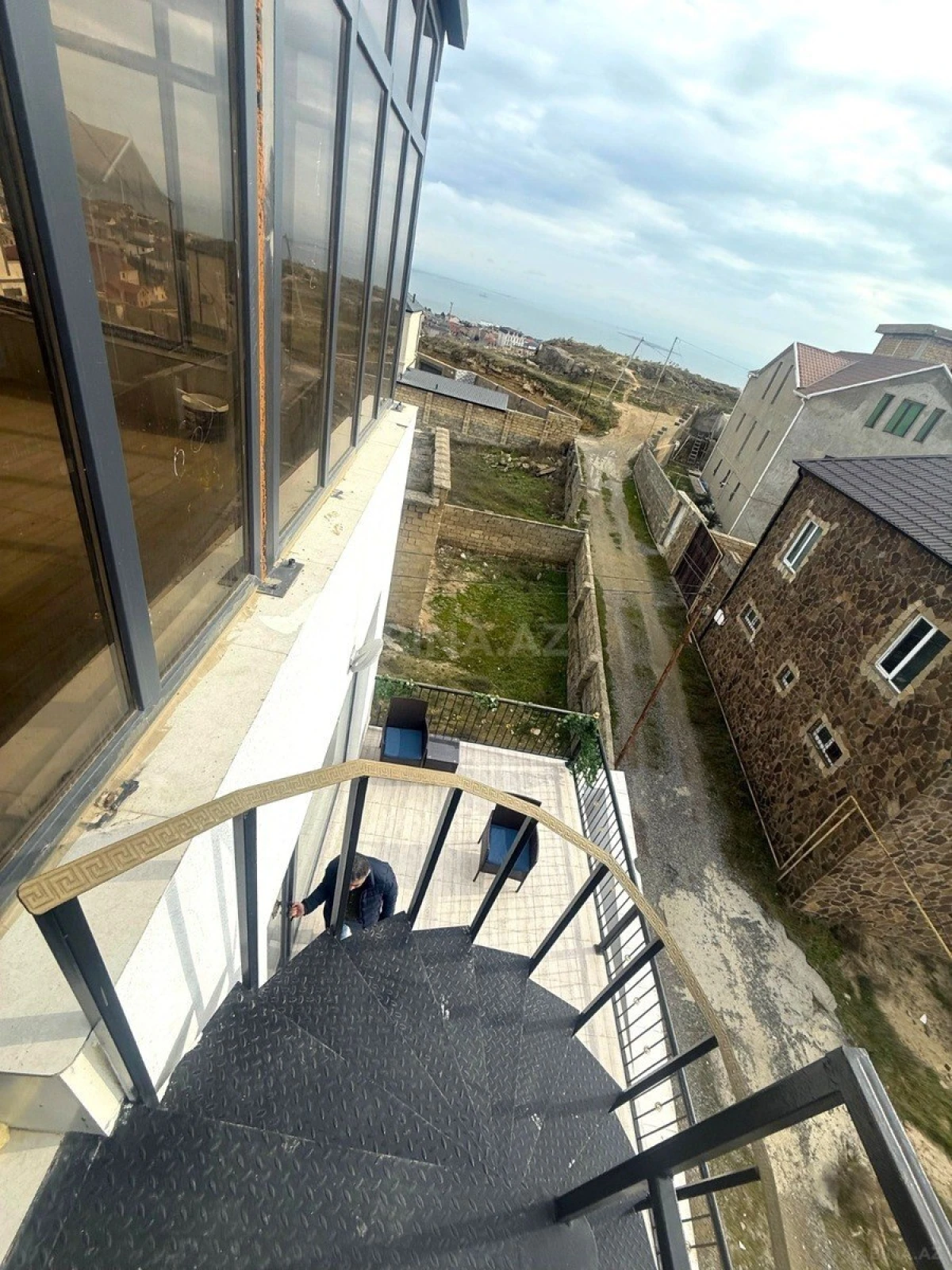 Satılır 6 otaqlı həyət evi 420 m²