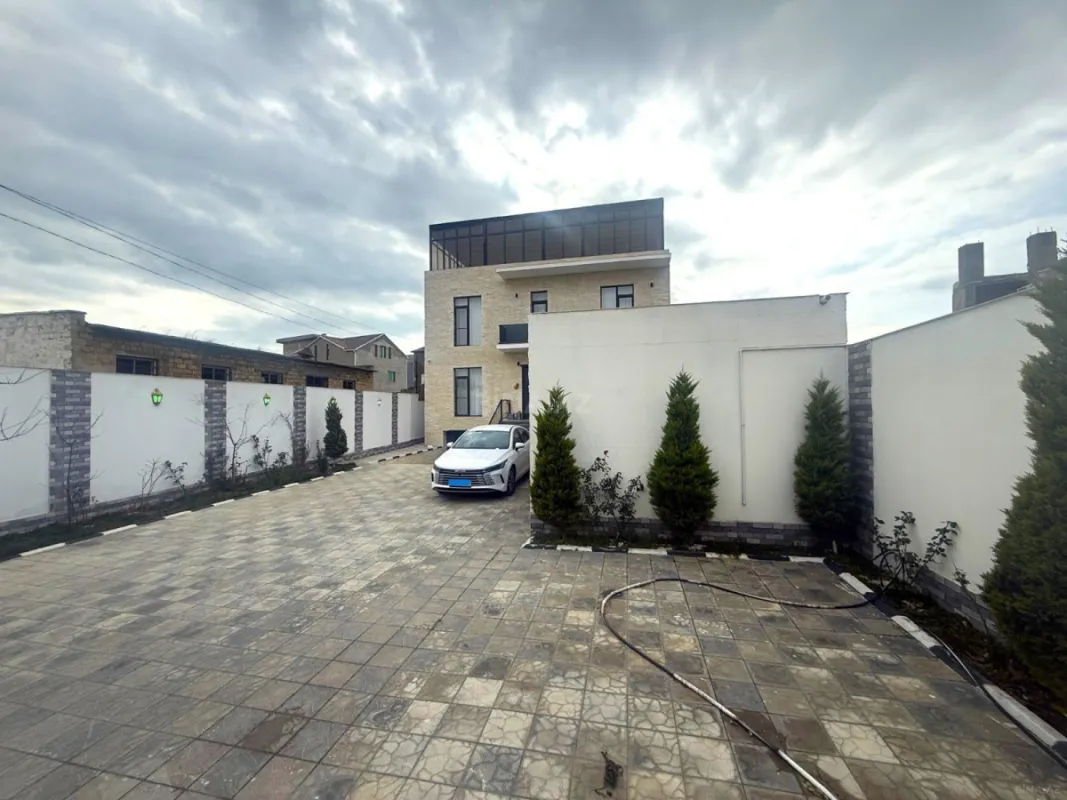 Satılır 6 otaqlı həyət evi 420 m²