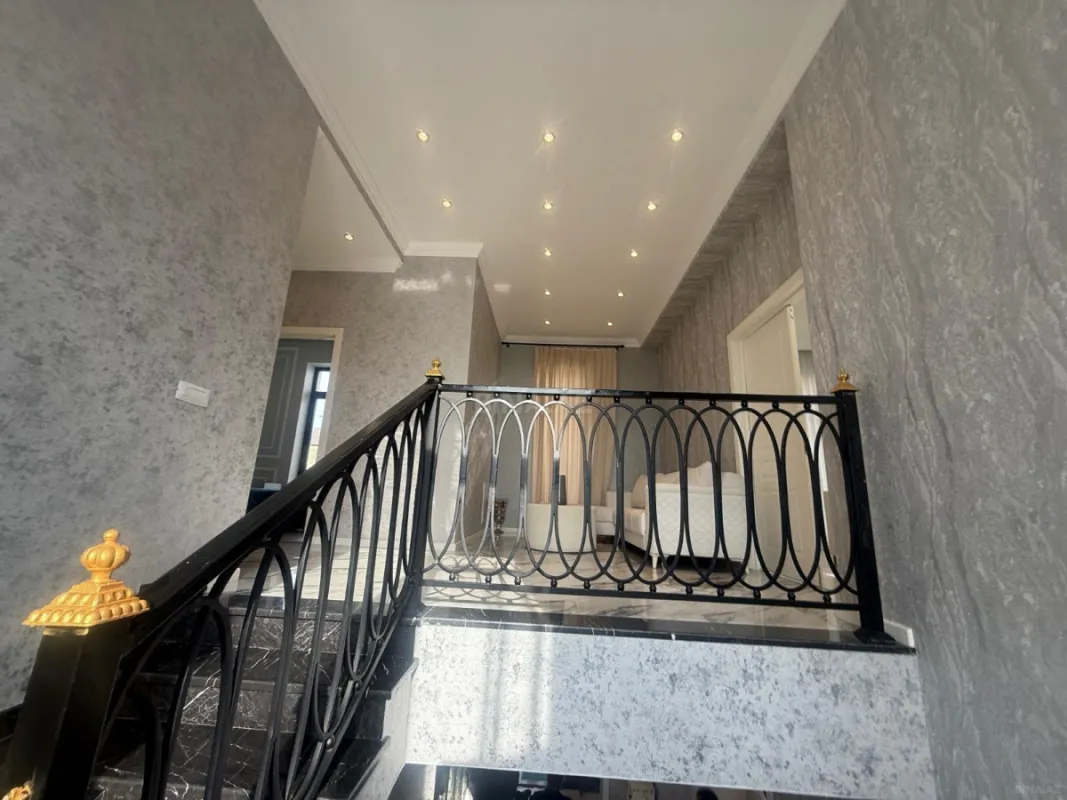 Satılır 6 otaqlı həyət evi 420 m²