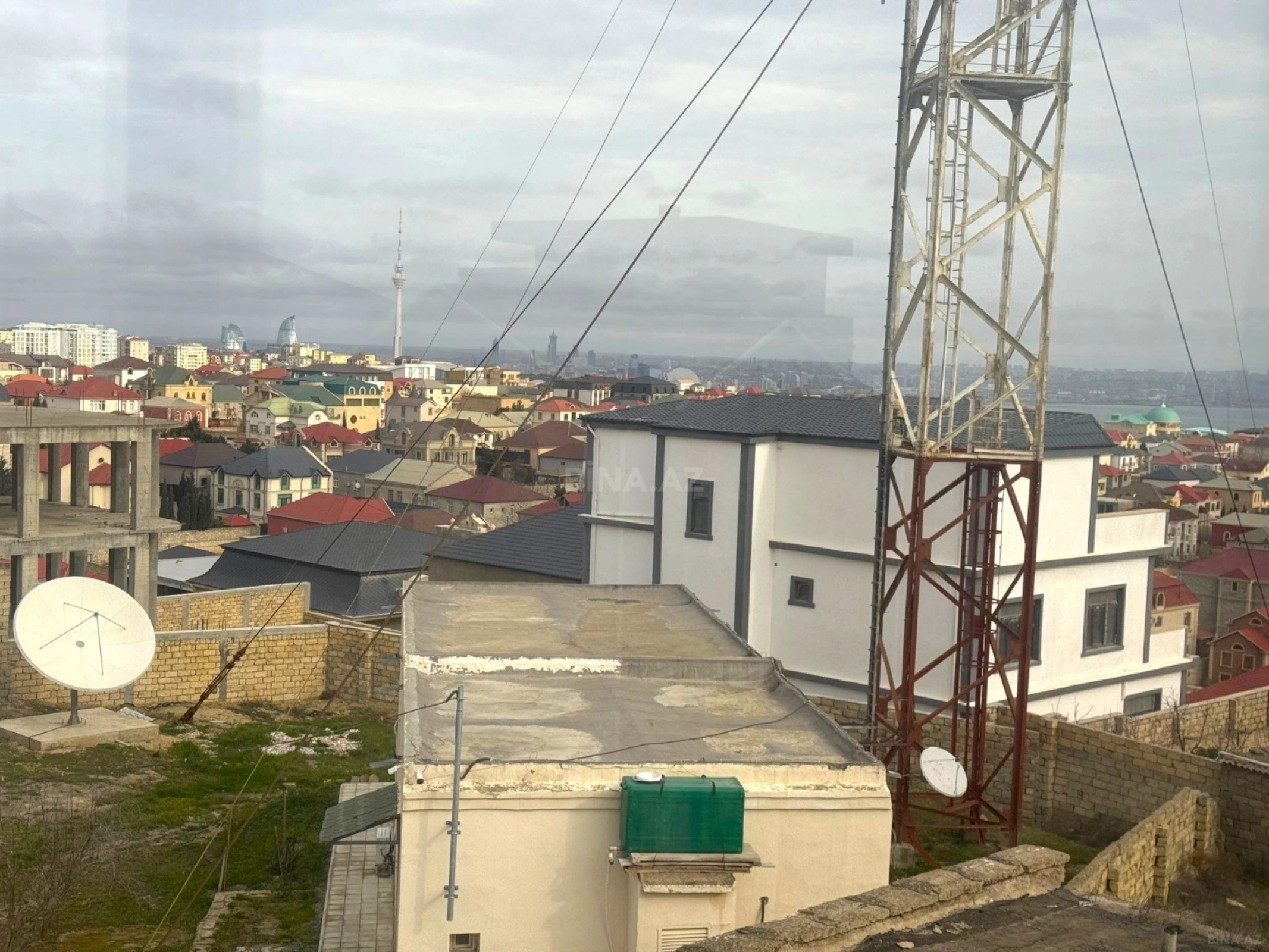 Satılır 6 otaqlı həyət evi 420 m²