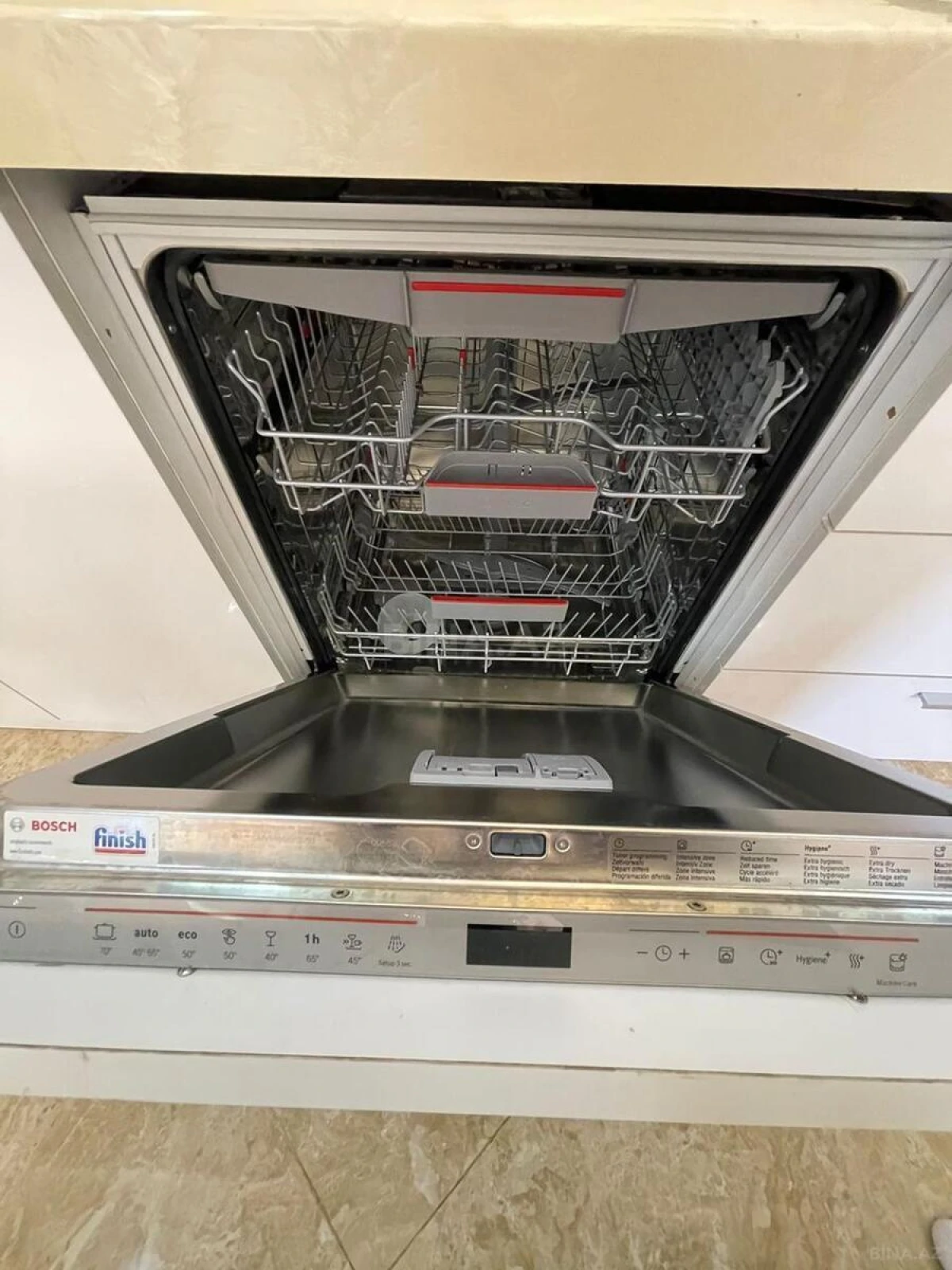 Kirayə verilir 2 otaqlı mənzil 110 m²