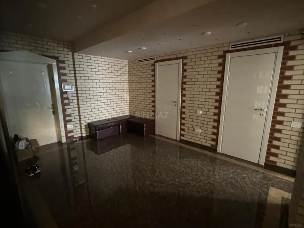 Kirayə verilir 3 otaqlı mənzil 145 m²