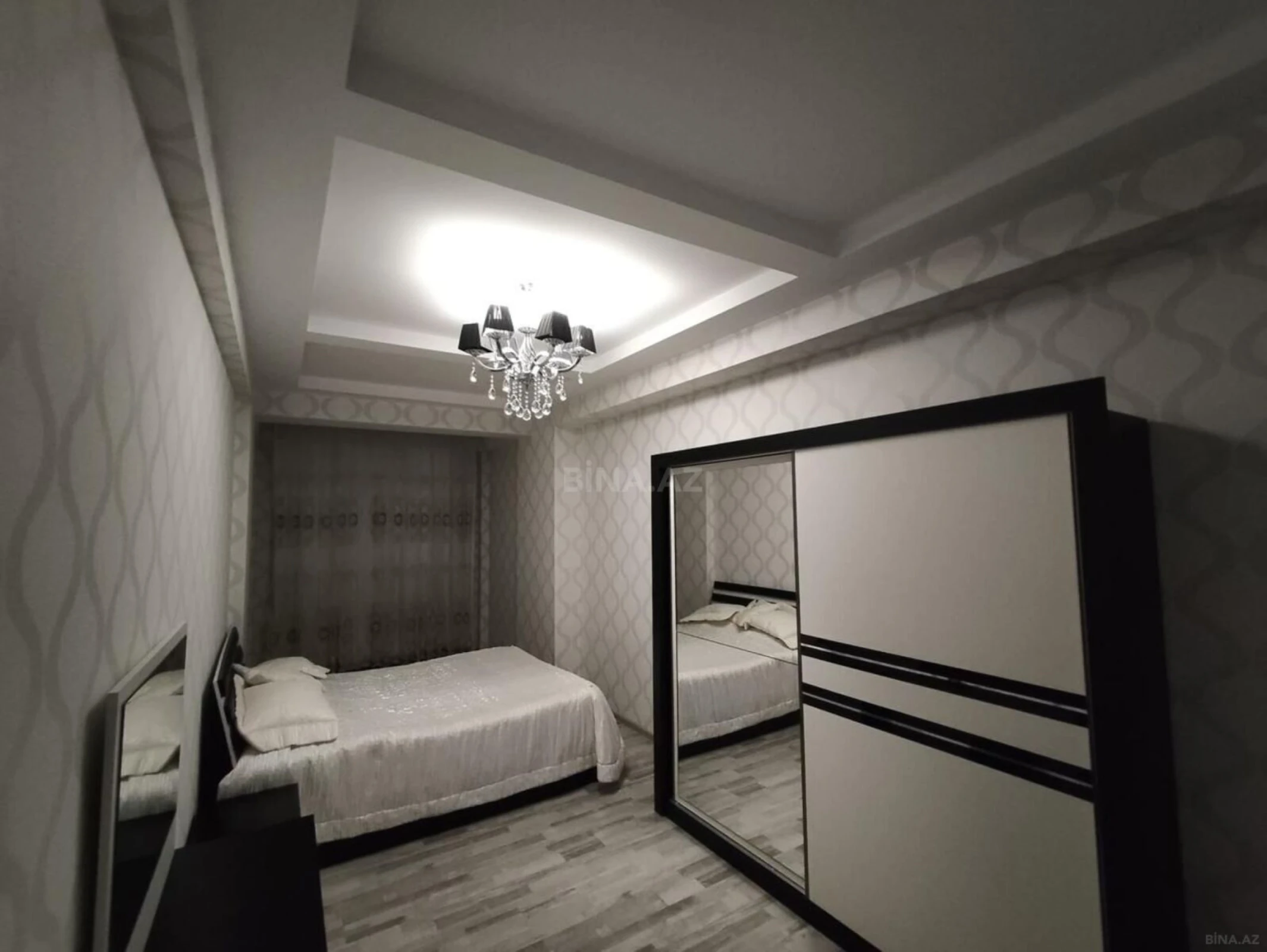 Kirayə verilir 4 otaqlı mənzil 184 m²