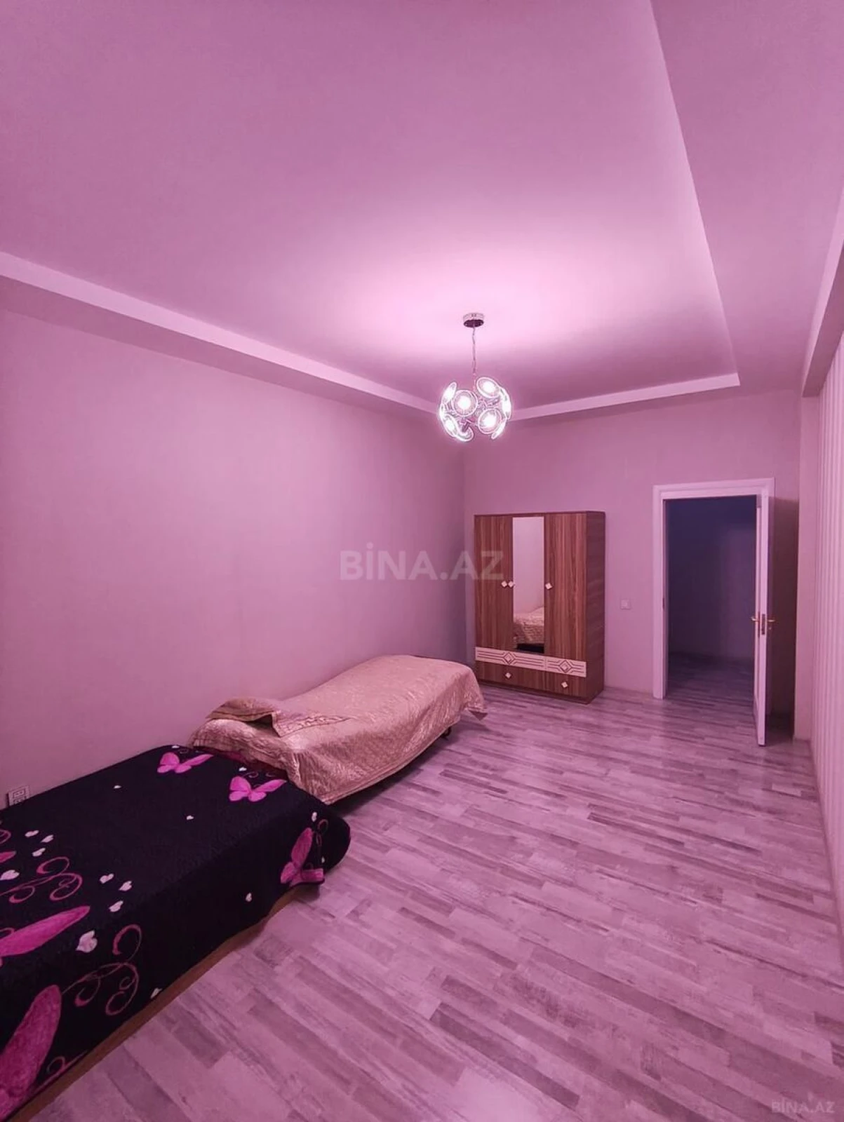Kirayə verilir 4 otaqlı mənzil 184 m²