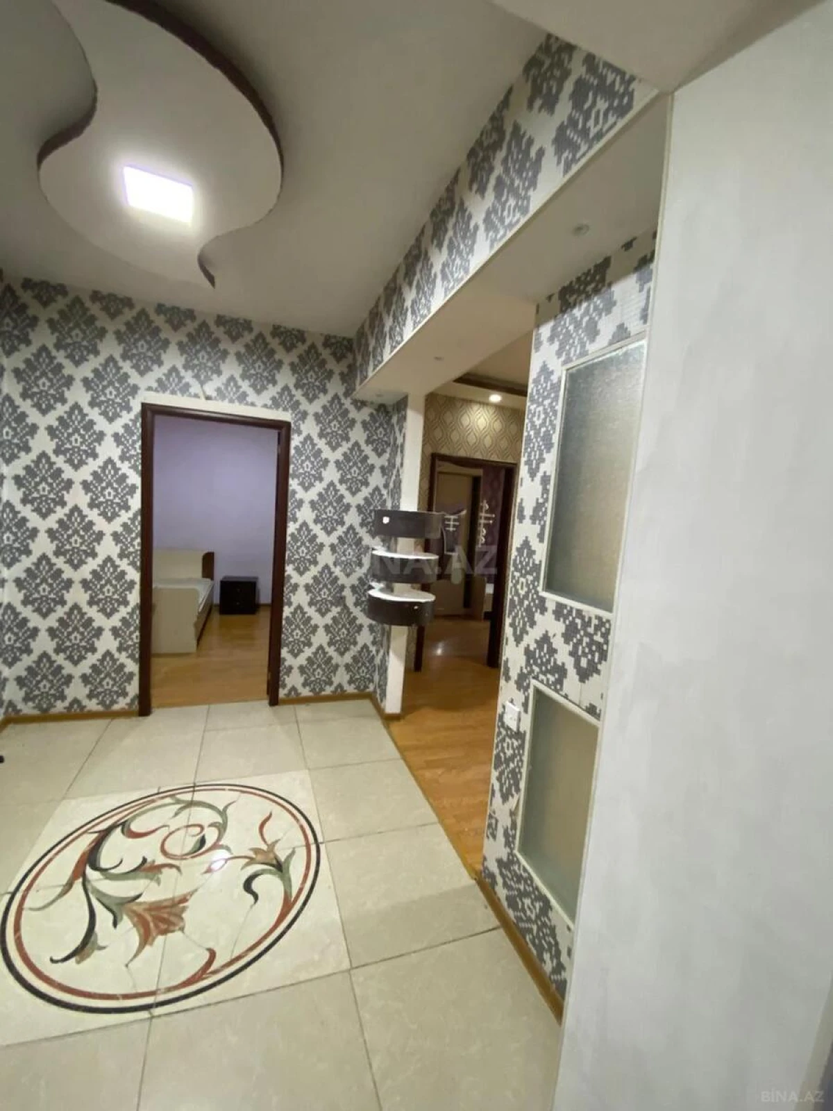 Kirayə verilir 3 otaqlı mənzil 110 m²
