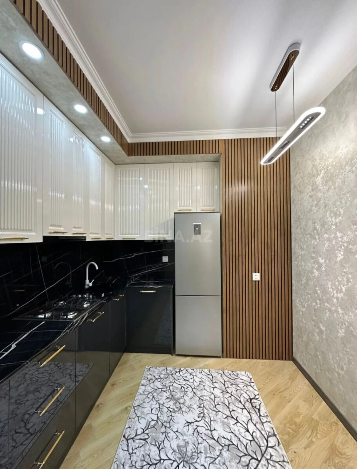 Satılır 3 otaqlı mənzil 103 m²