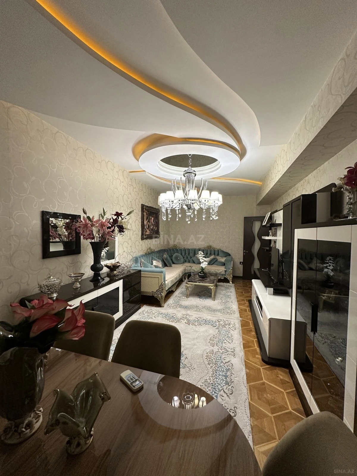 Kirayə verilir 3 otaqlı mənzil 95 m²