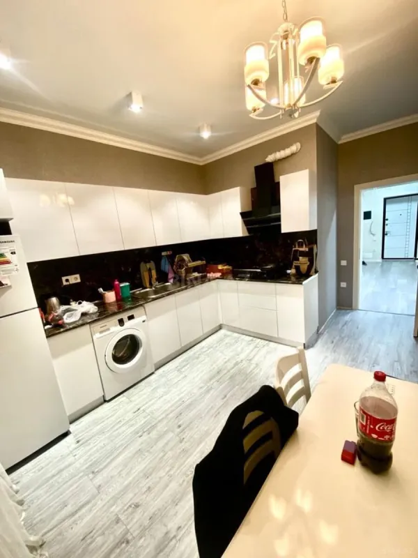 Kirayə verilir 2 otaqlı mənzil 120 m²
