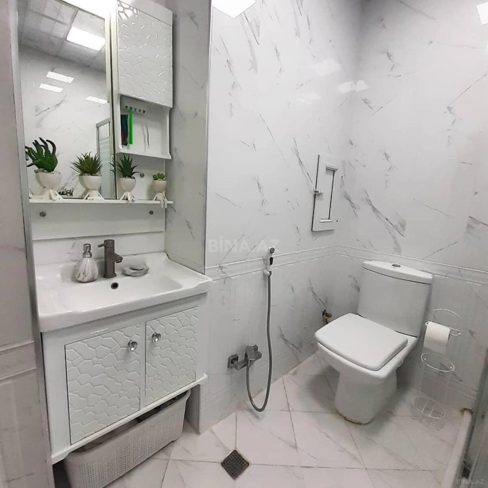 Satılır 3 otaqlı mənzil 106 m²