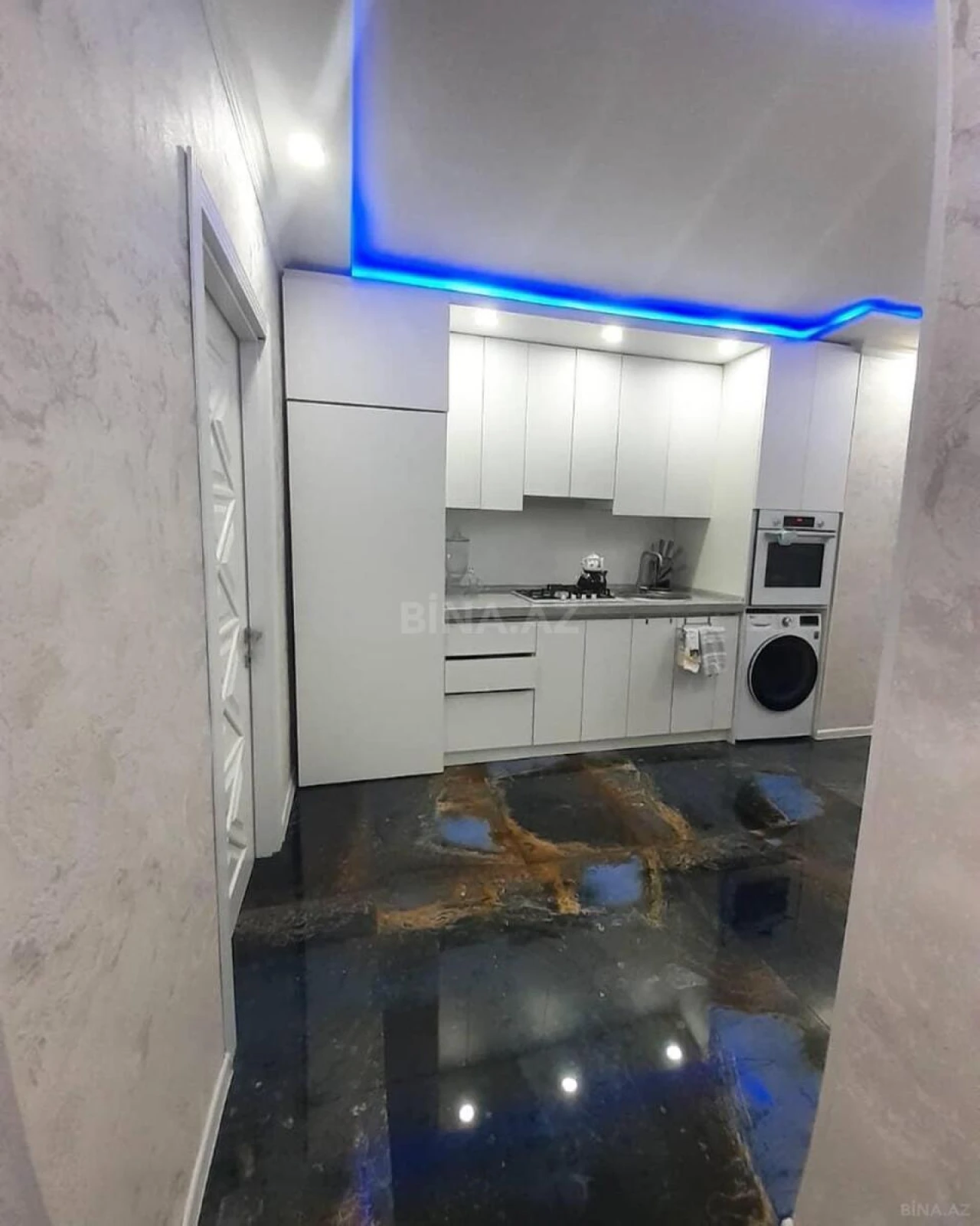 Satılır 3 otaqlı mənzil 106 m²