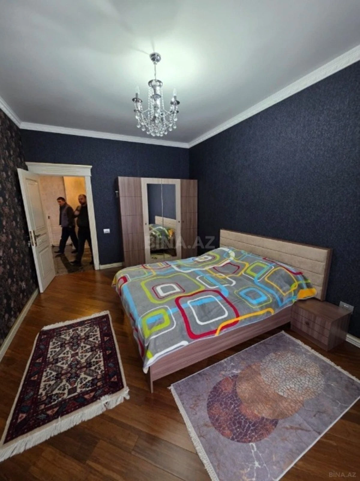 Kirayə verilir 3 otaqlı mənzil 148 m²