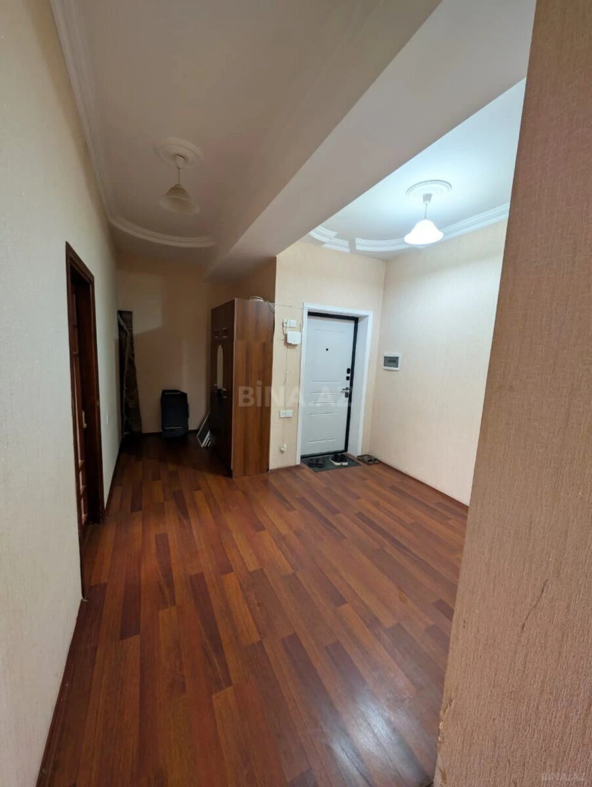 Kirayə verilir 2 otaqlı mənzil 90 m²