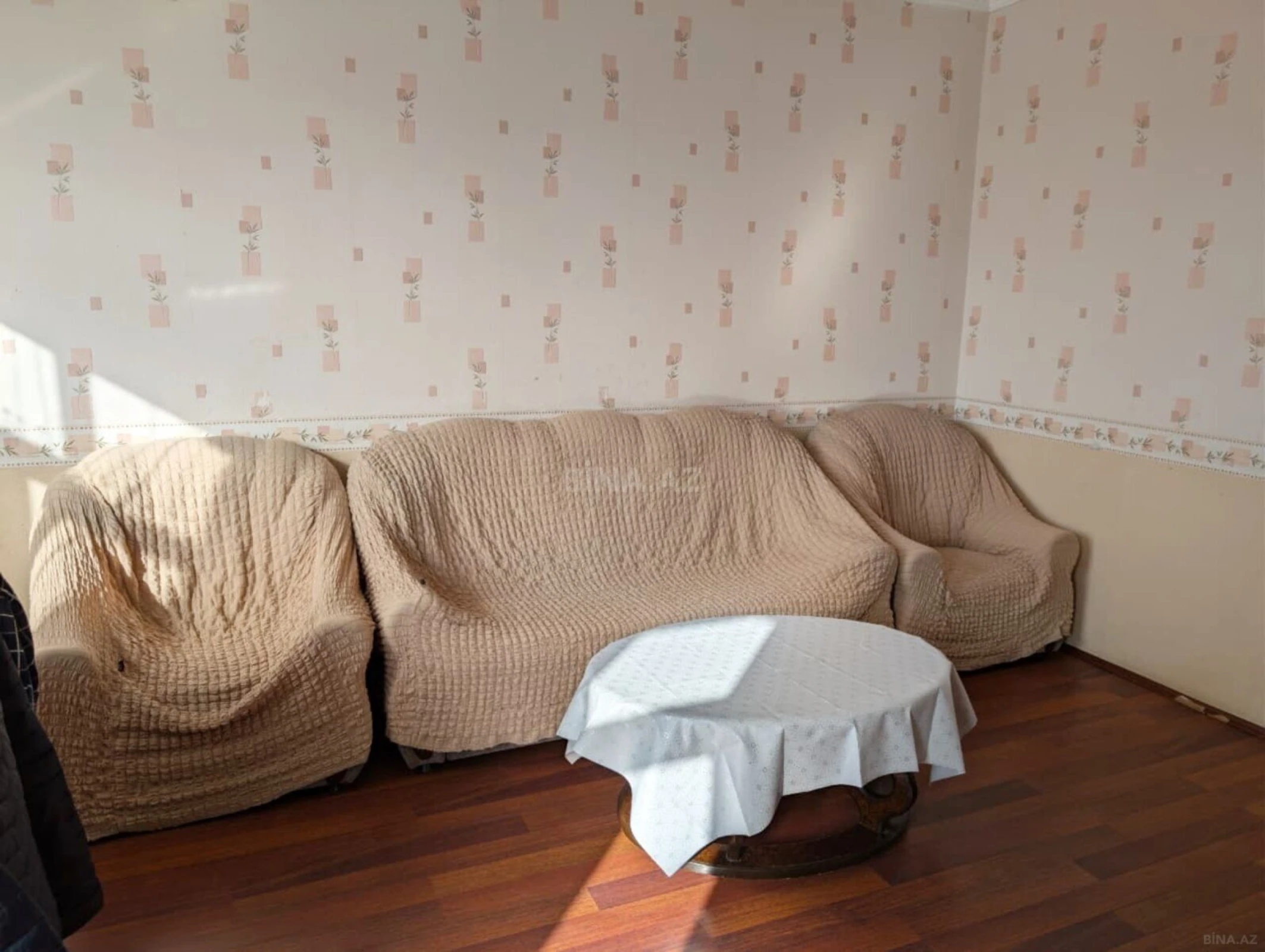 Kirayə verilir 2 otaqlı mənzil 90 m²
