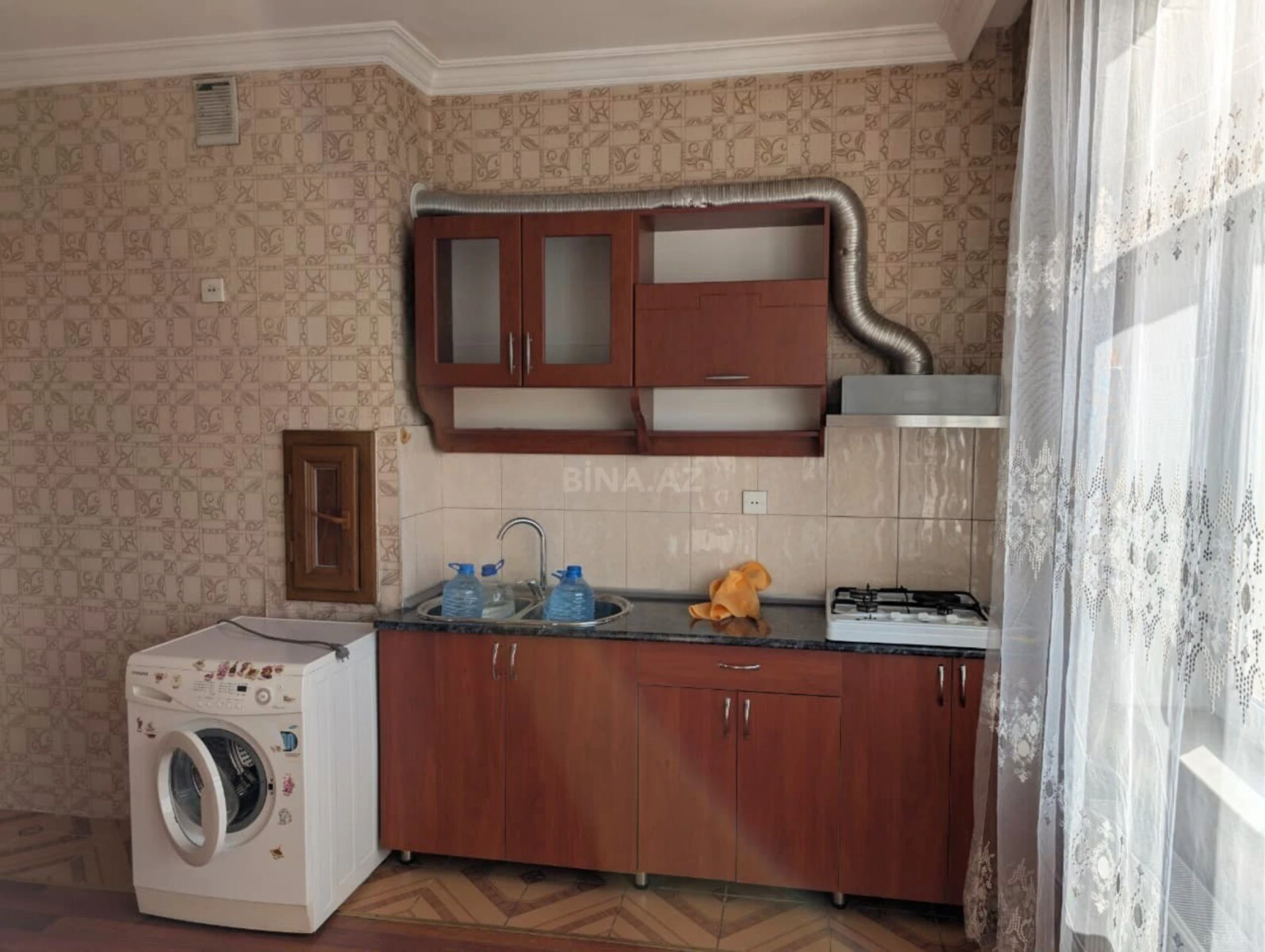 Kirayə verilir 2 otaqlı mənzil 90 m²