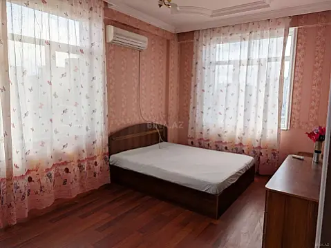 Kirayə verilir 2 otaqlı mənzil 90 m²