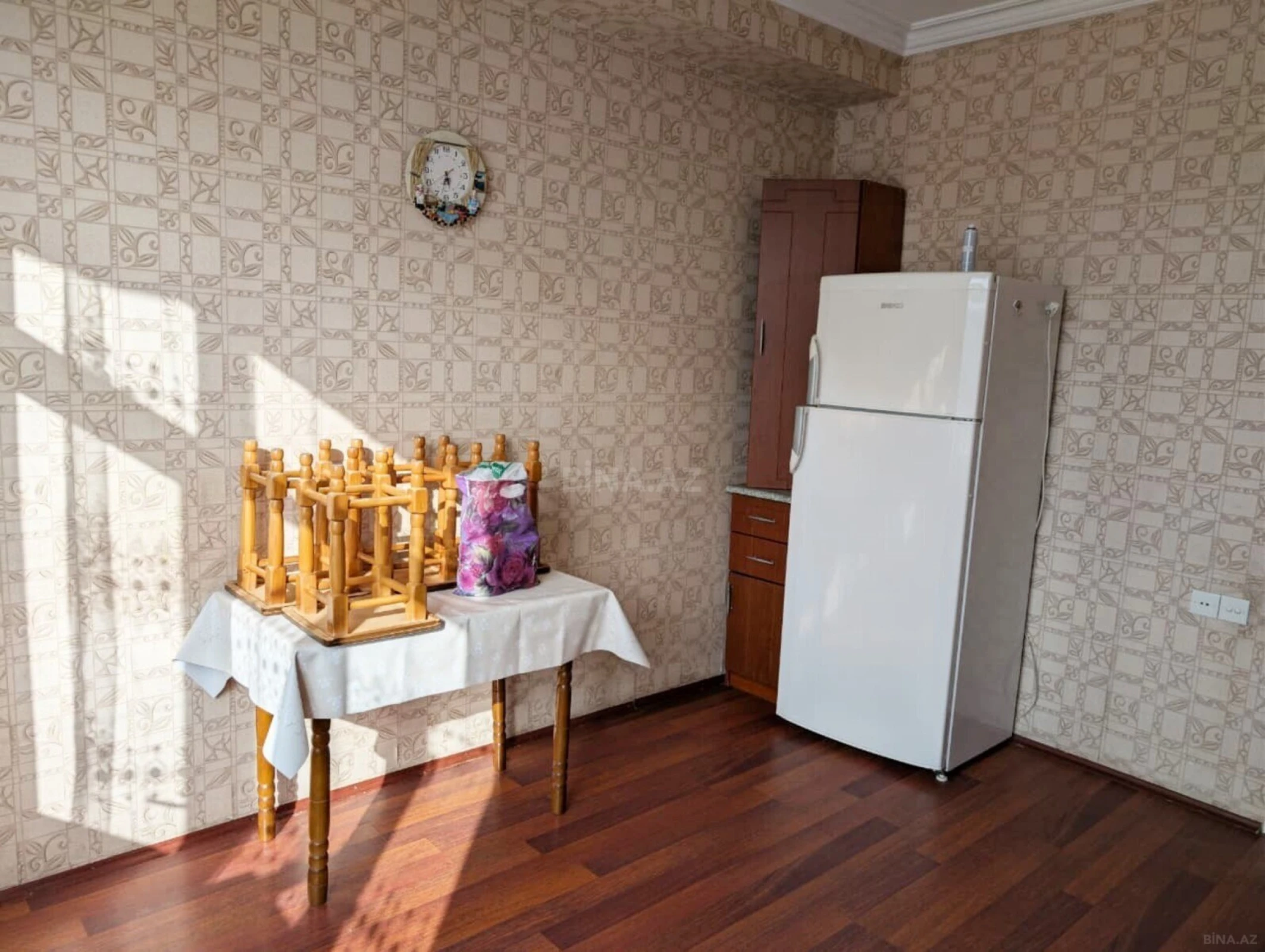 Kirayə verilir 2 otaqlı mənzil 90 m²