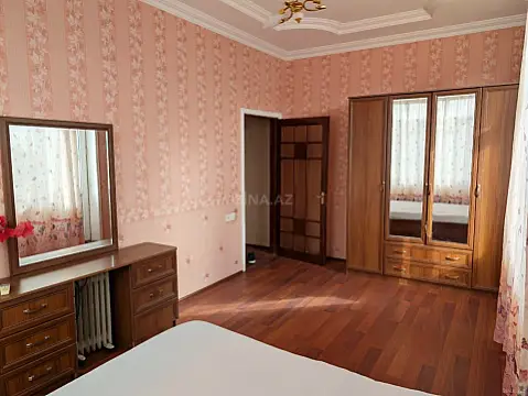 Kirayə verilir 2 otaqlı mənzil 90 m²