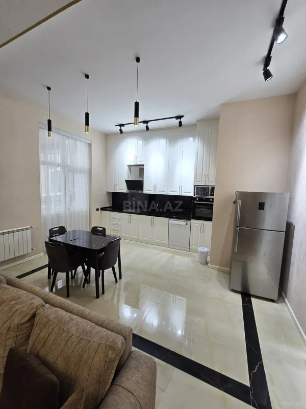 Kirayə verilir 3 otaqlı mənzil 135 m²