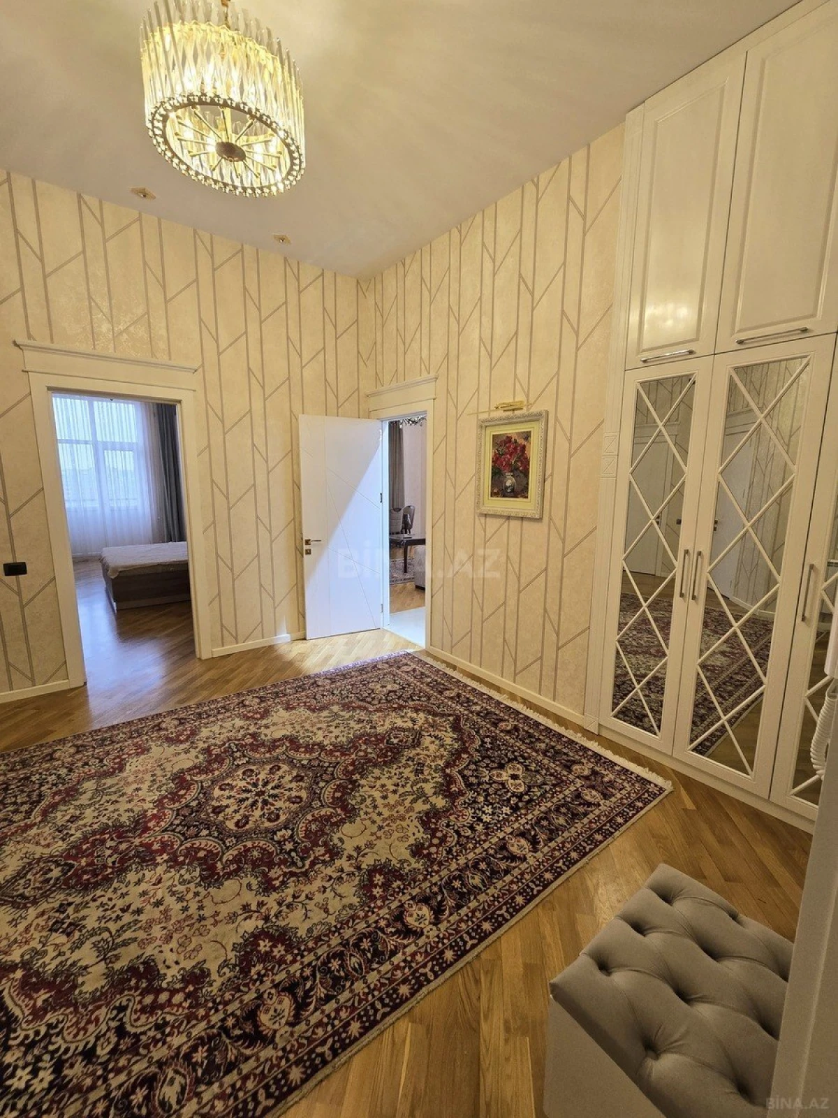 Kirayə verilir 3 otaqlı mənzil 135 m²