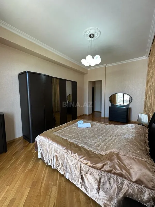 Kirayə verilir 3 otaqlı mənzil 180 m²
