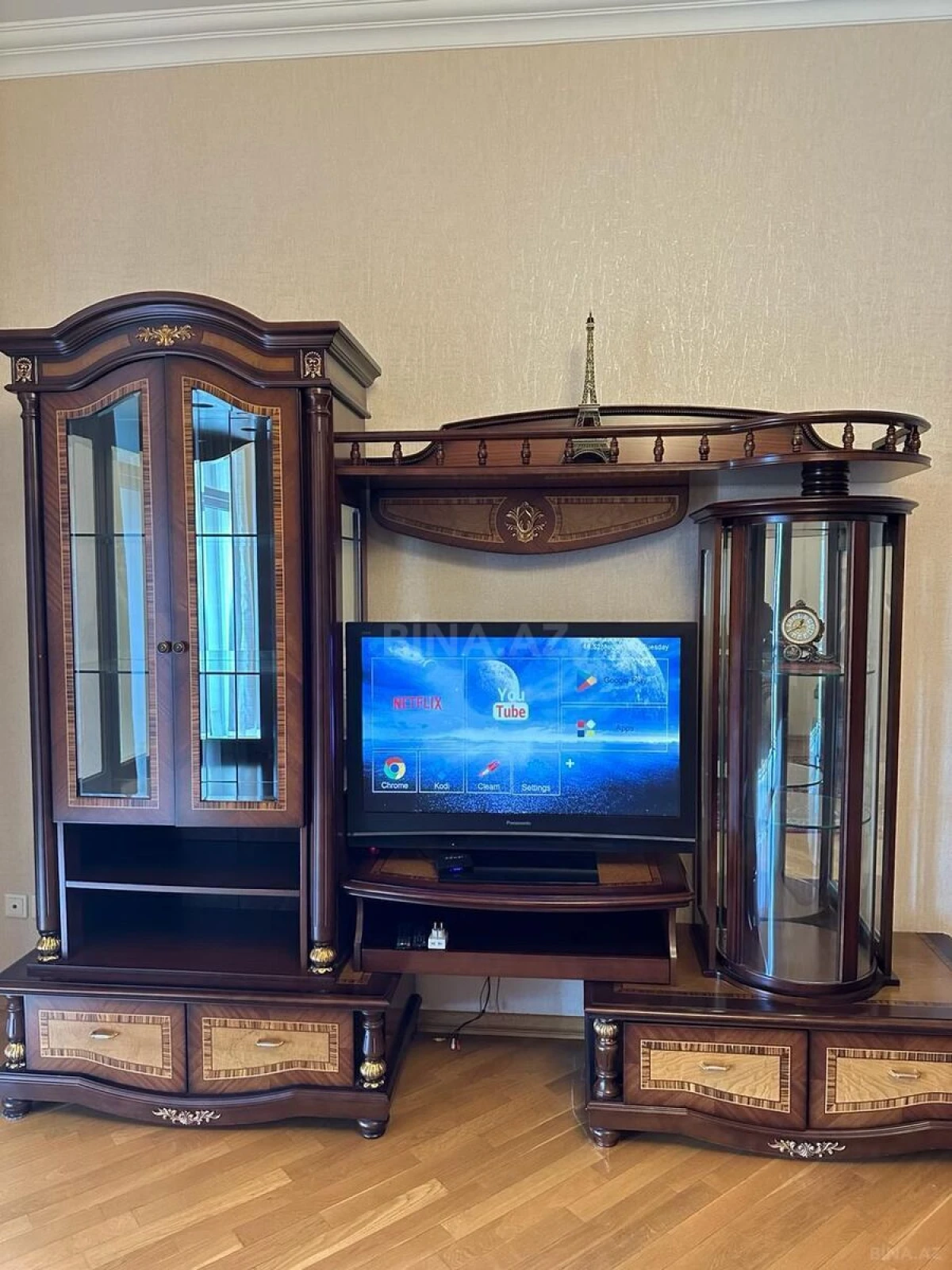 Kirayə verilir 3 otaqlı mənzil 180 m²