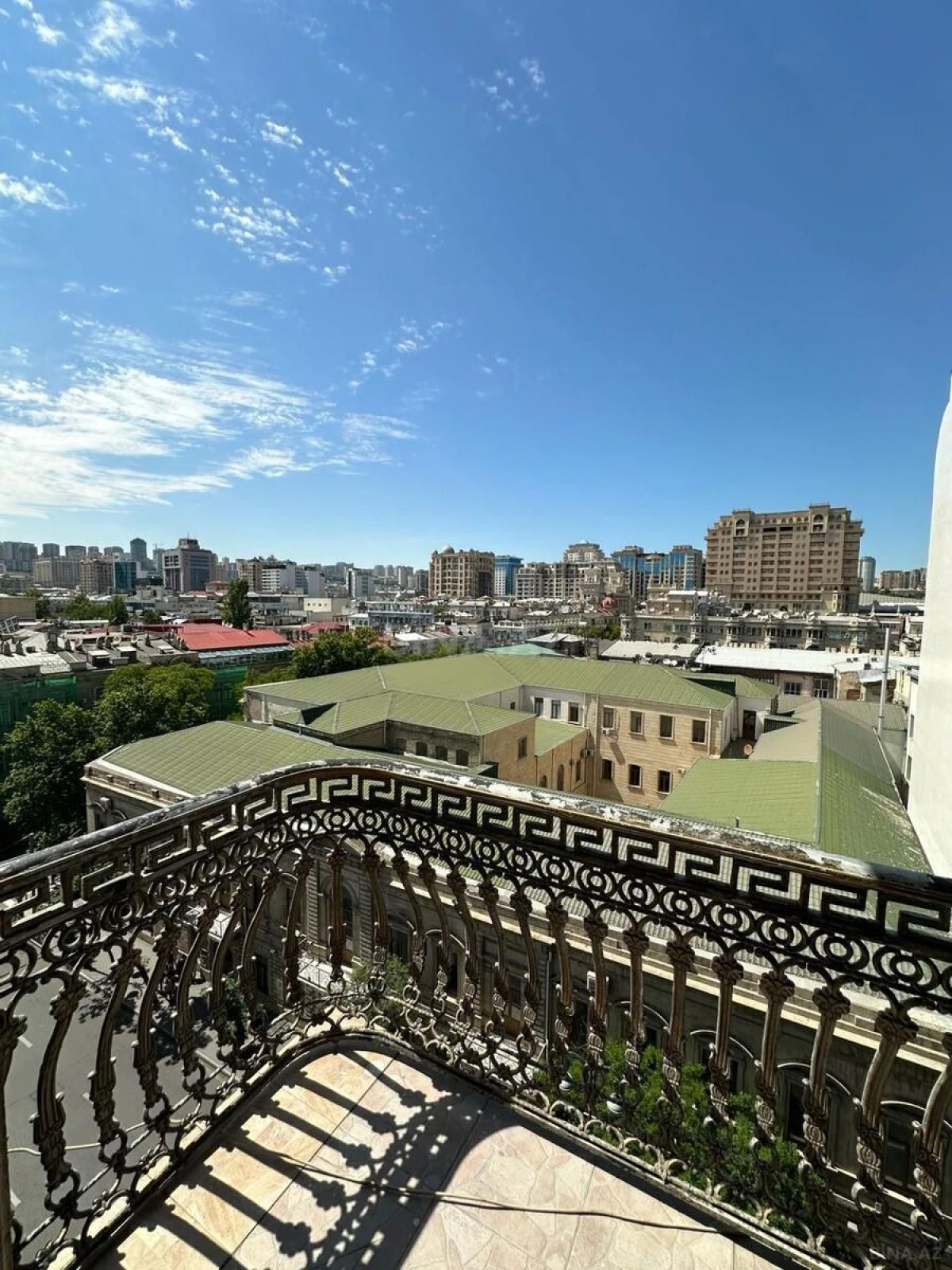 Kirayə verilir 3 otaqlı mənzil 180 m²