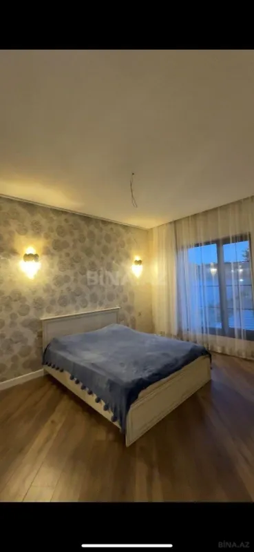 Satılır 4 otaqlı həyət evi 200 m²