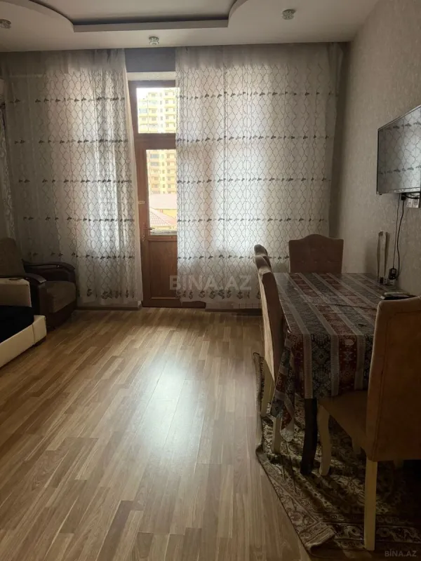 Kirayə verilir 2 otaqlı mənzil 70 m²