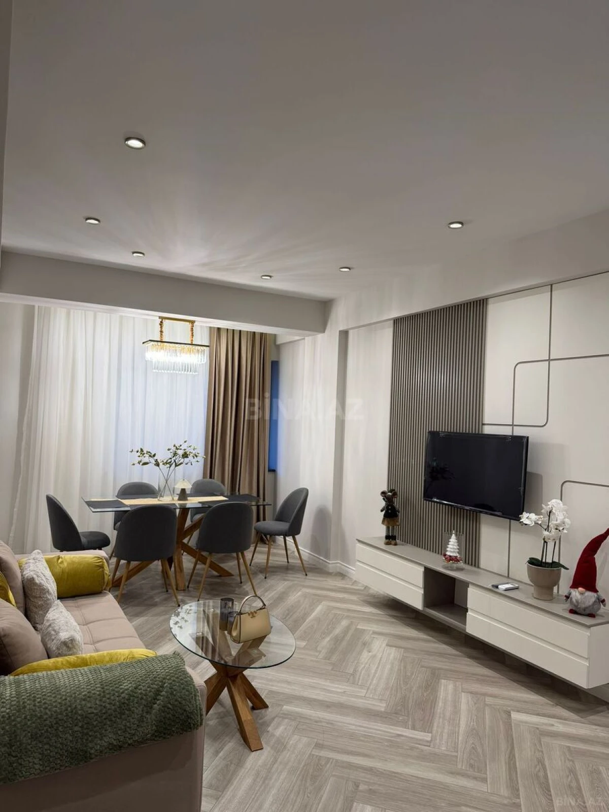 Kirayə verilir 2 otaqlı mənzil 68 m²