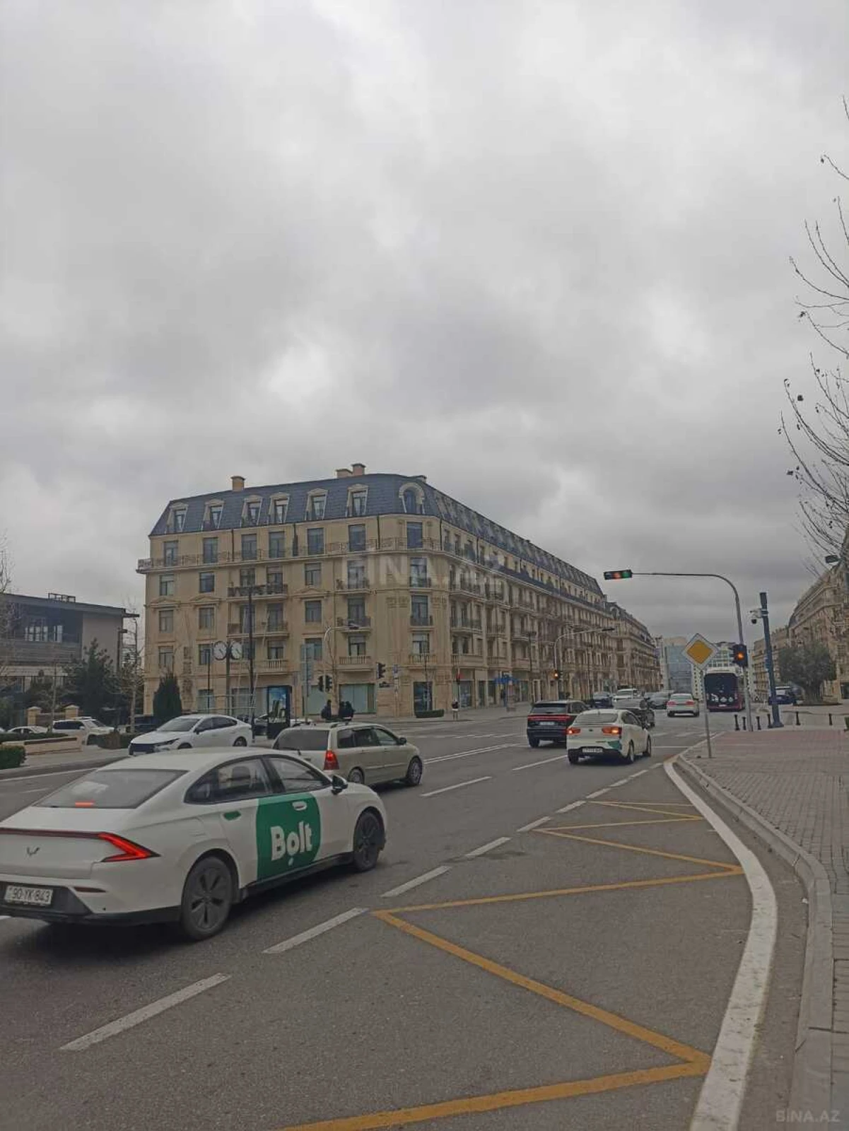 Satılır 4 otaqlı mənzil 156.6 m²