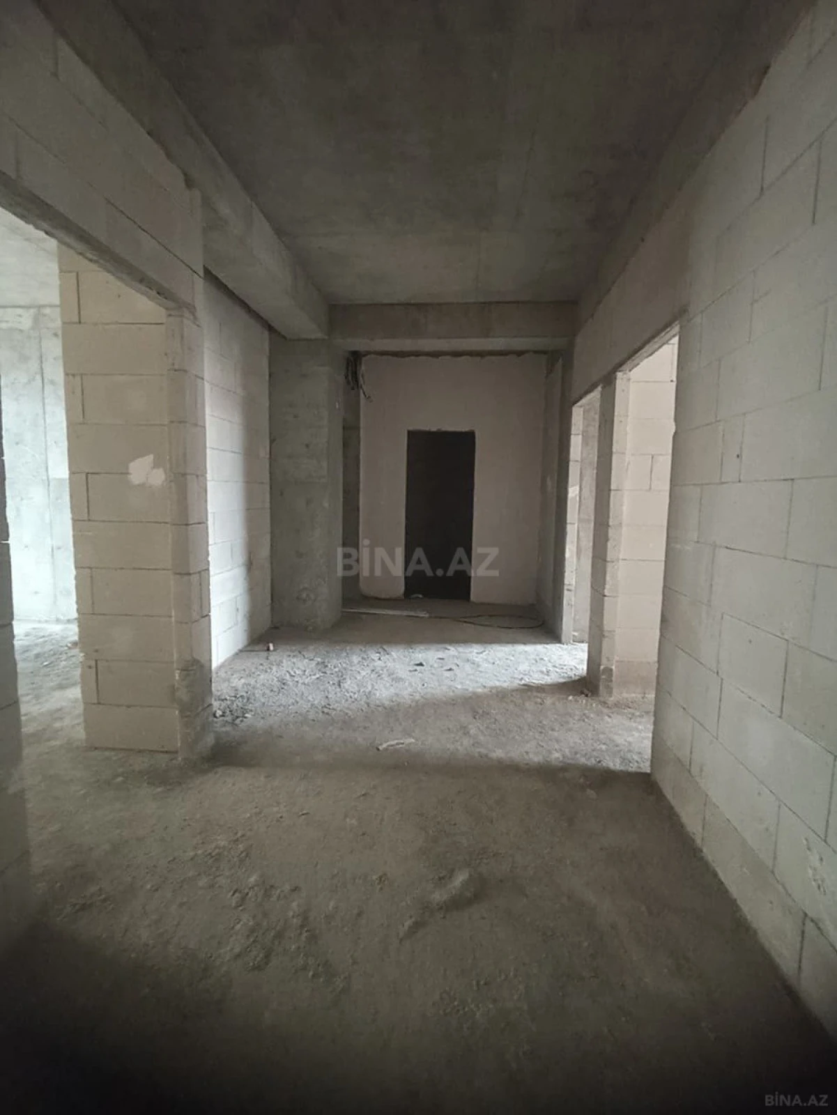 Satılır 4 otaqlı mənzil 156.6 m²
