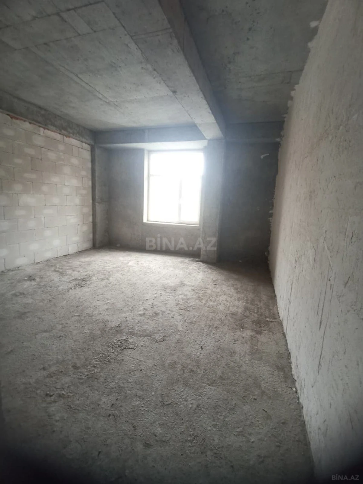 Satılır 4 otaqlı mənzil 156.6 m²