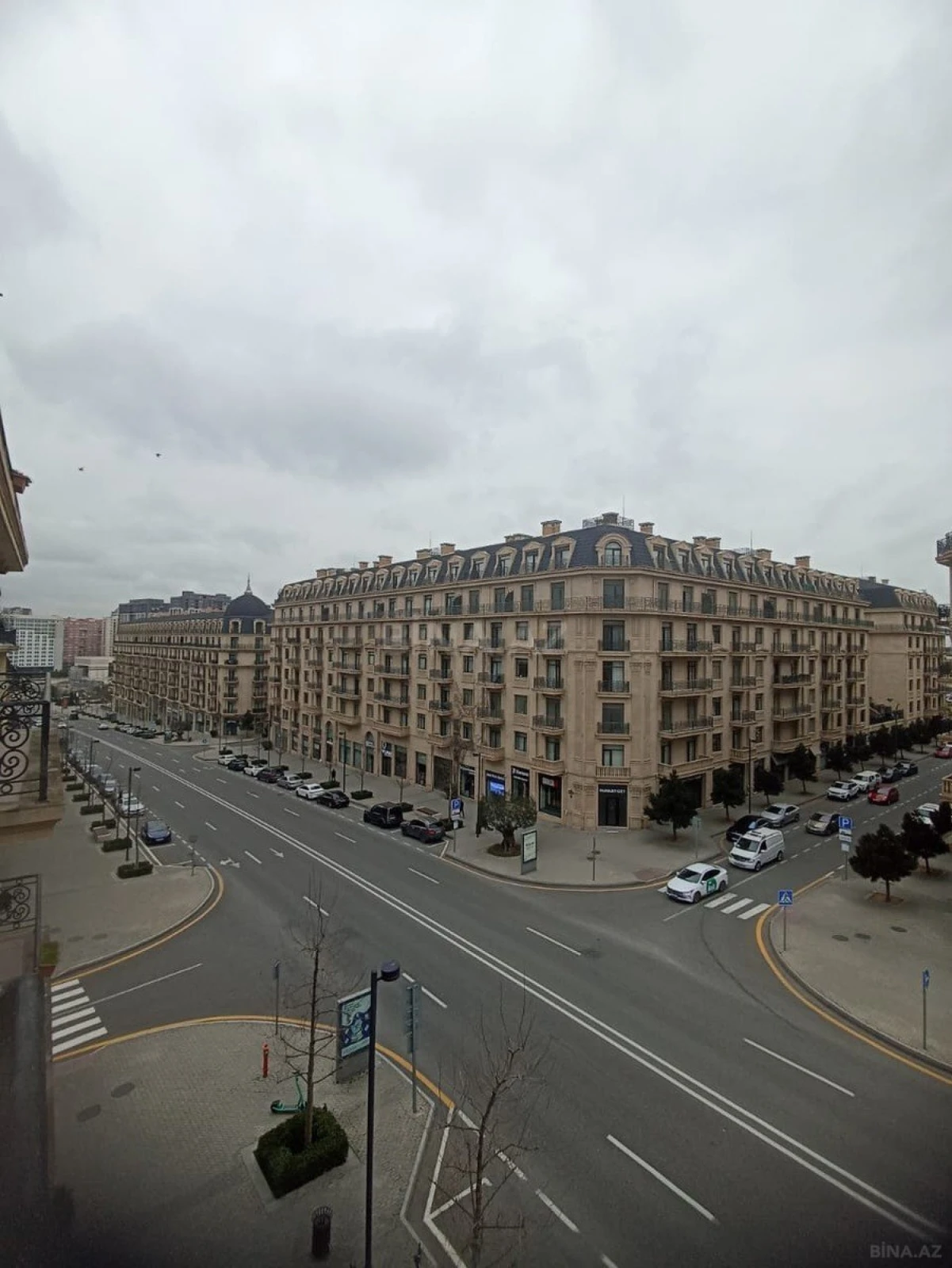 Satılır 4 otaqlı mənzil 156.6 m²