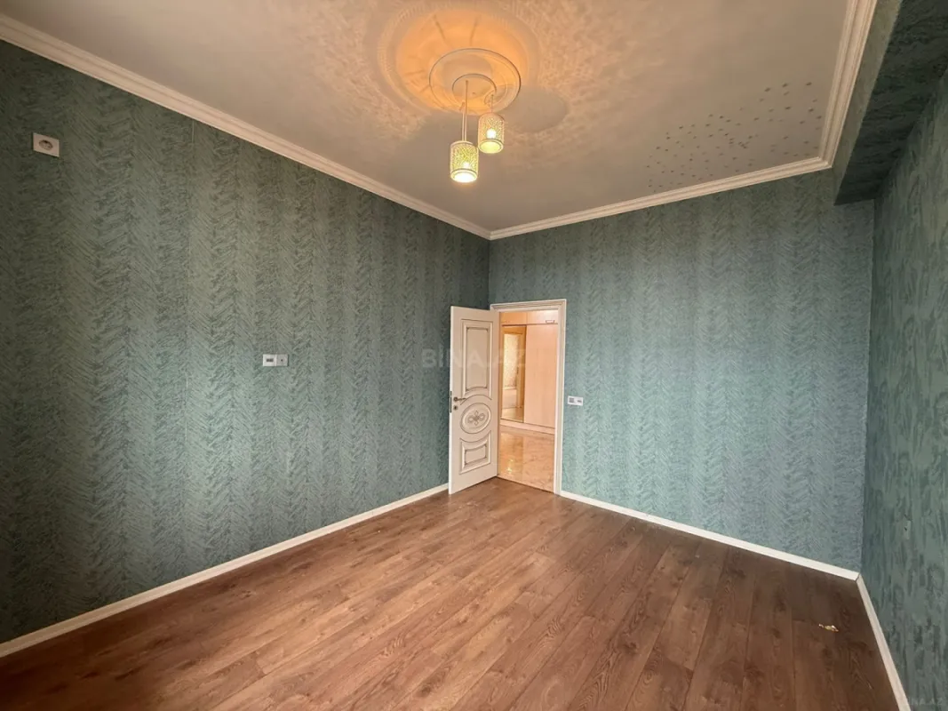 Satılır 3 otaqlı mənzil 104 m²