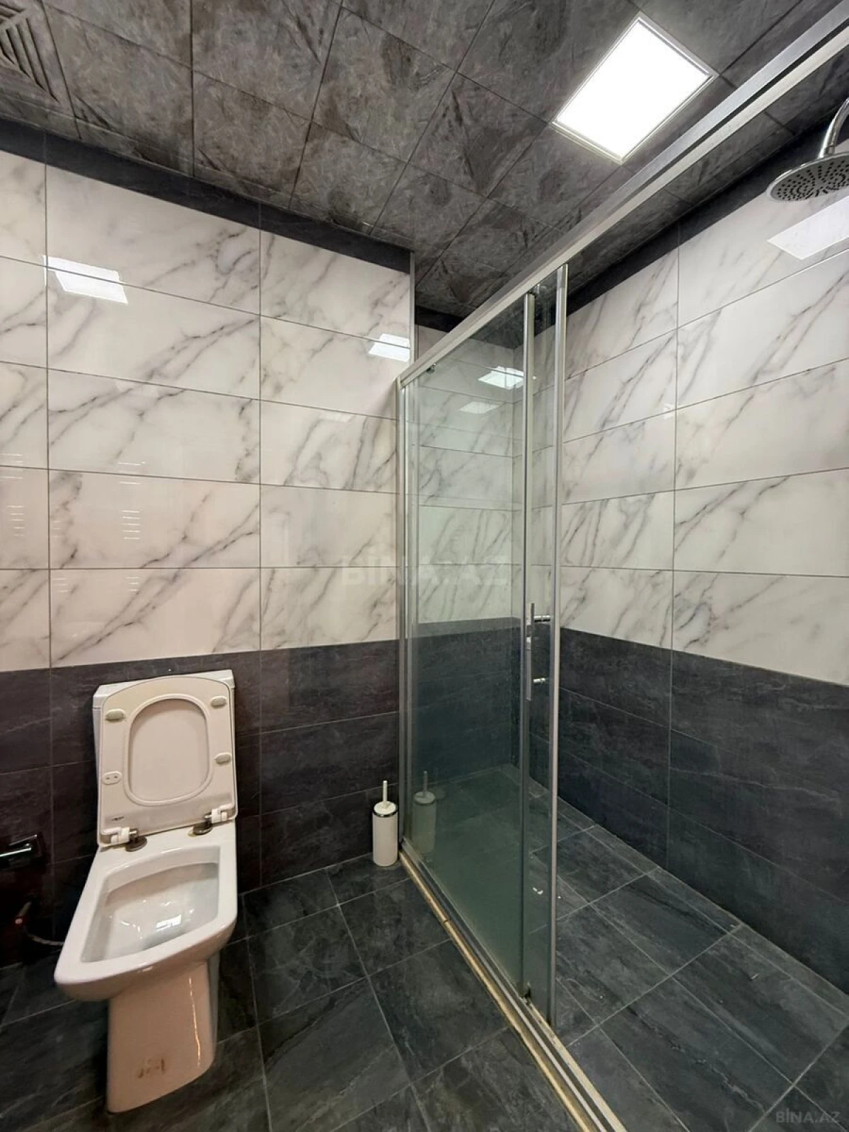 Satılır 3 otaqlı mənzil 104 m²