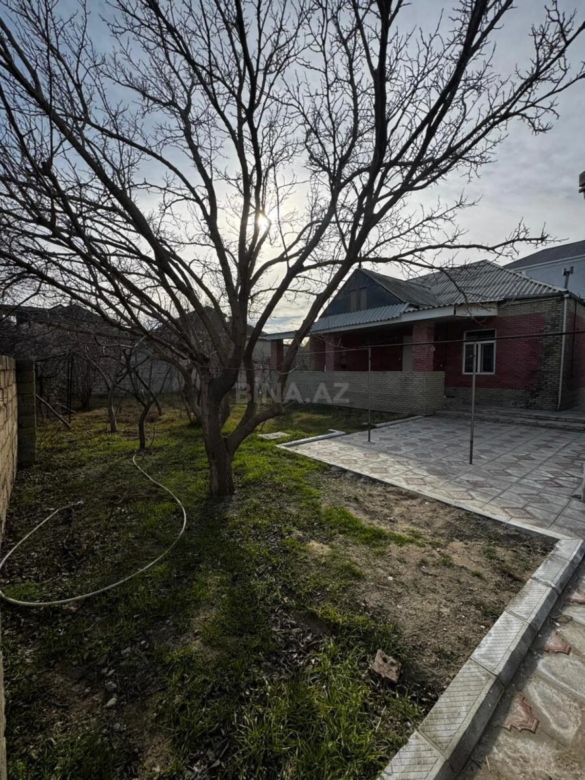 Satılır 7 otaqlı həyət evi 348 m²