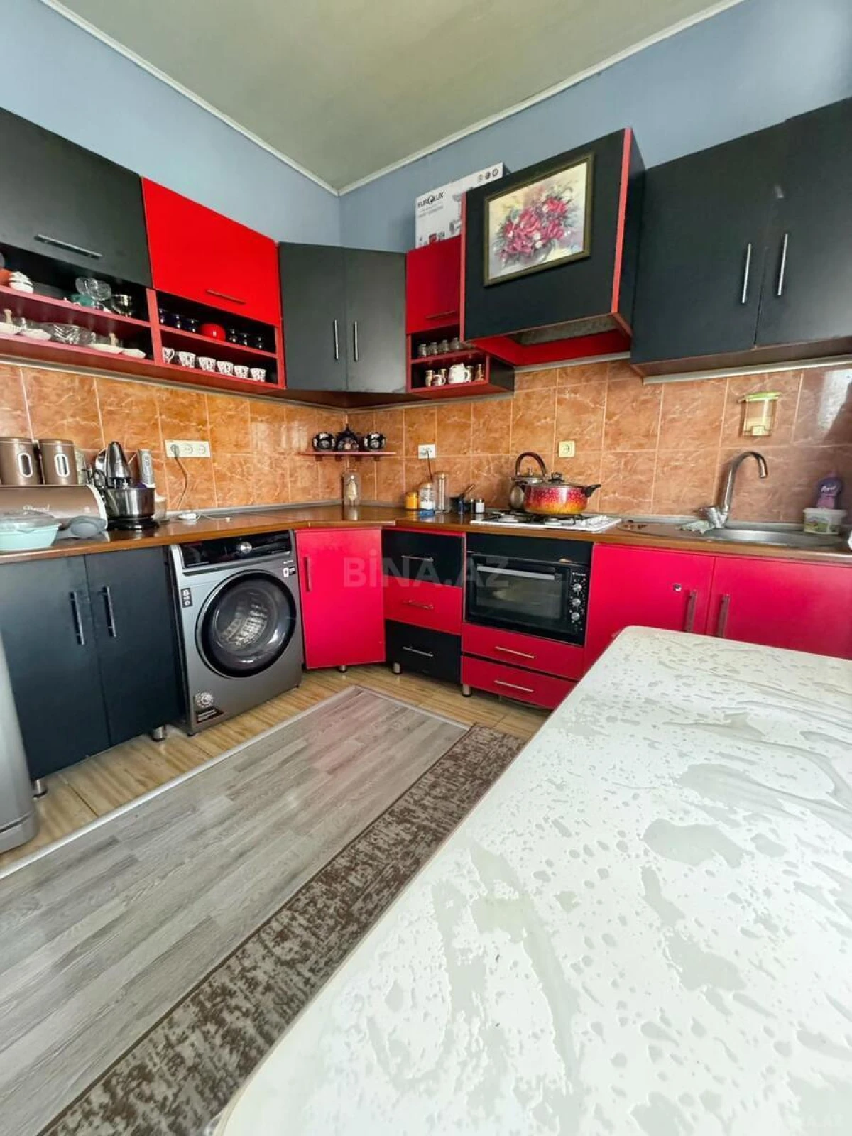 Satılır 7 otaqlı həyət evi 348 m²