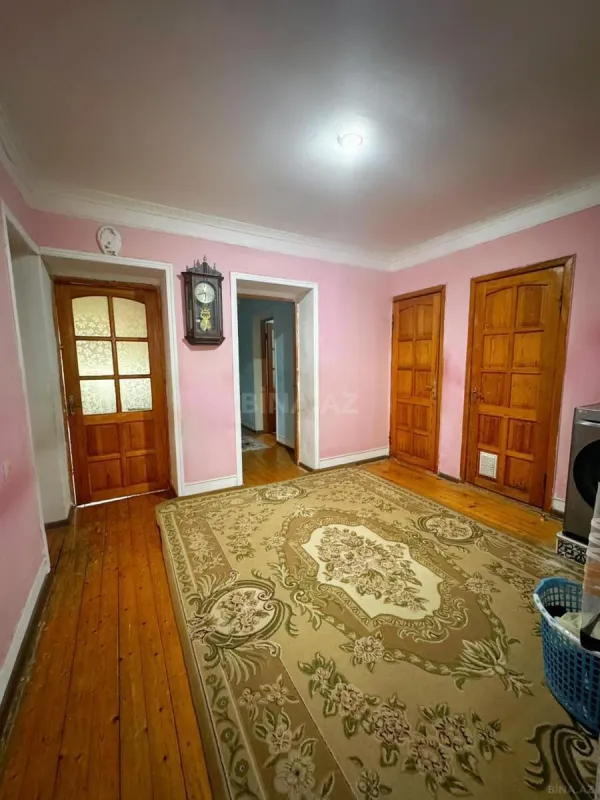Satılır 7 otaqlı həyət evi 348 m²