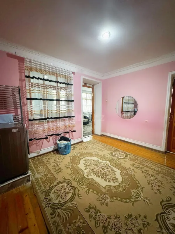 Satılır 7 otaqlı həyət evi 348 m²