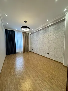 Satılır 3 otaqlı mənzil 136 m²