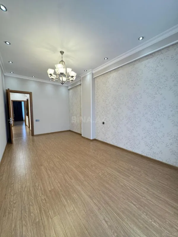 Satılır 3 otaqlı mənzil 136 m²