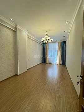 Satılır 3 otaqlı mənzil 136 m²