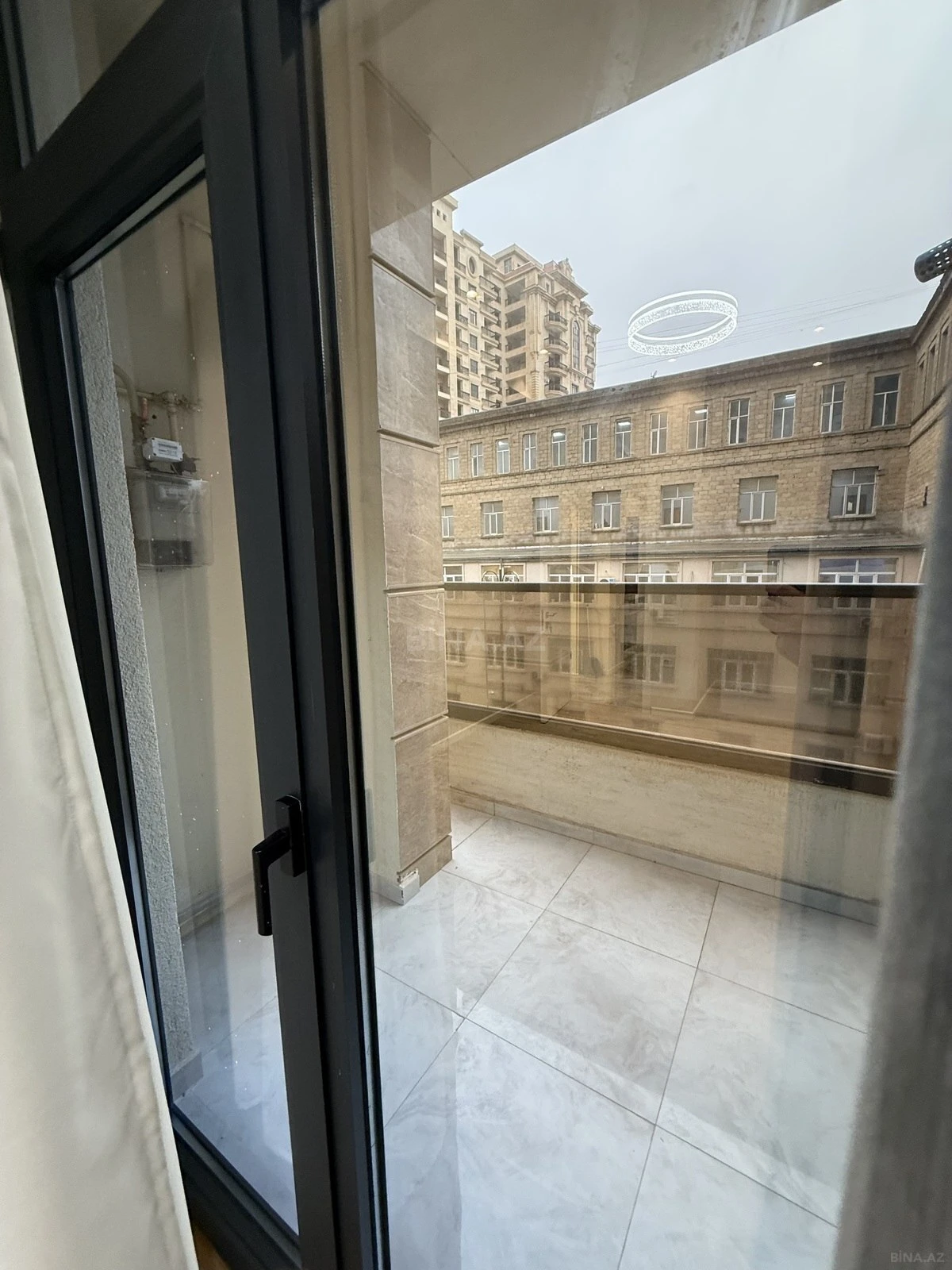 Satılır 2 otaqlı mənzil 64 m²