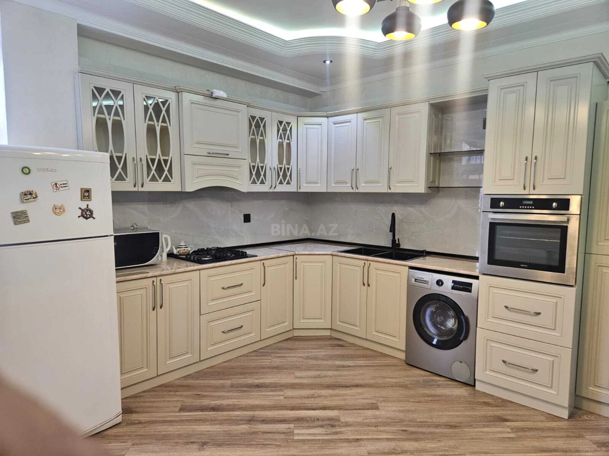 Kirayə verilir 3 otaqlı mənzil 145 m²