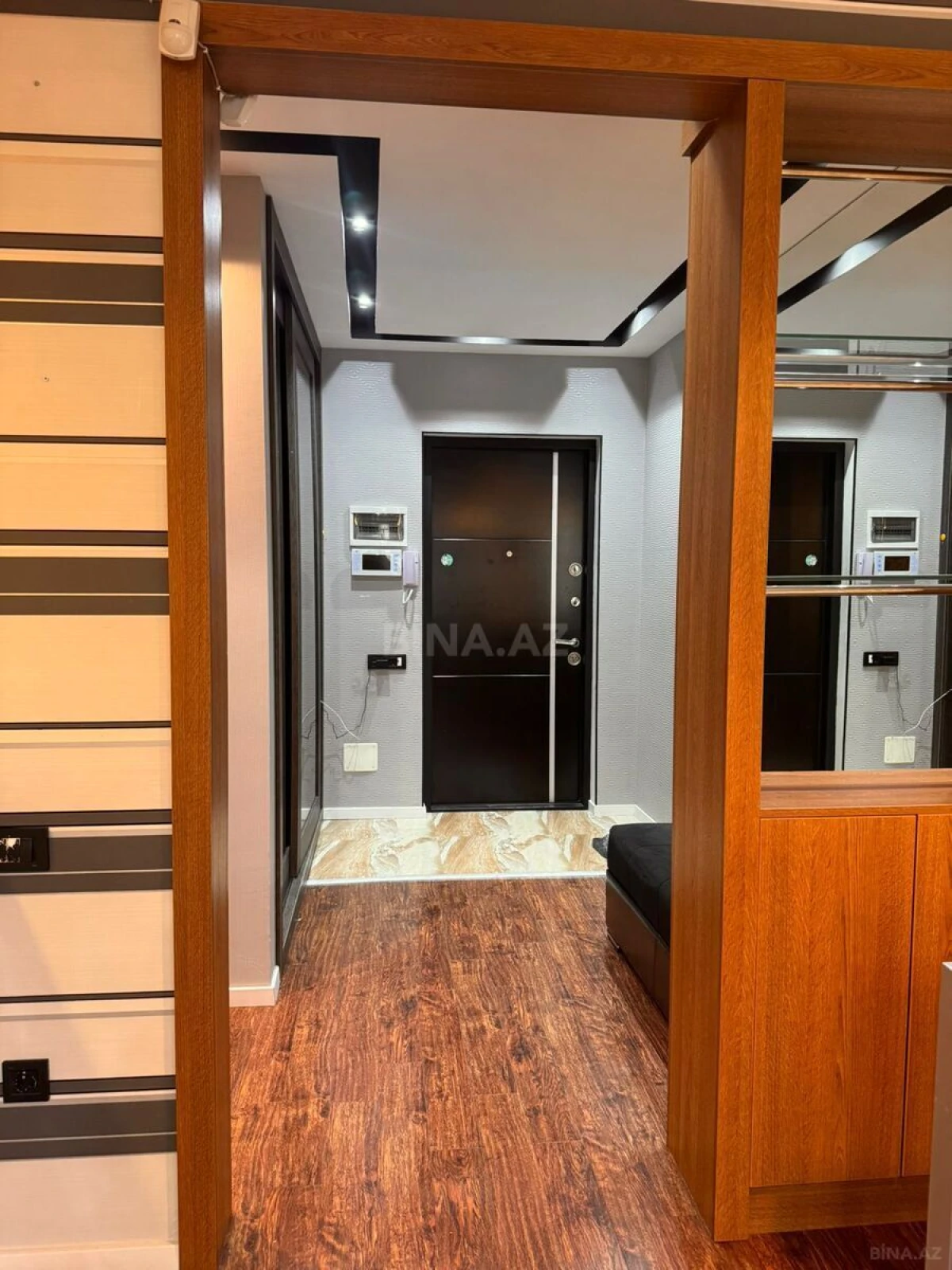 Kirayə verilir 2 otaqlı mənzil 68 m²