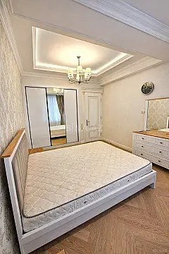 Satılır 2 otaqlı mənzil 80 m²
